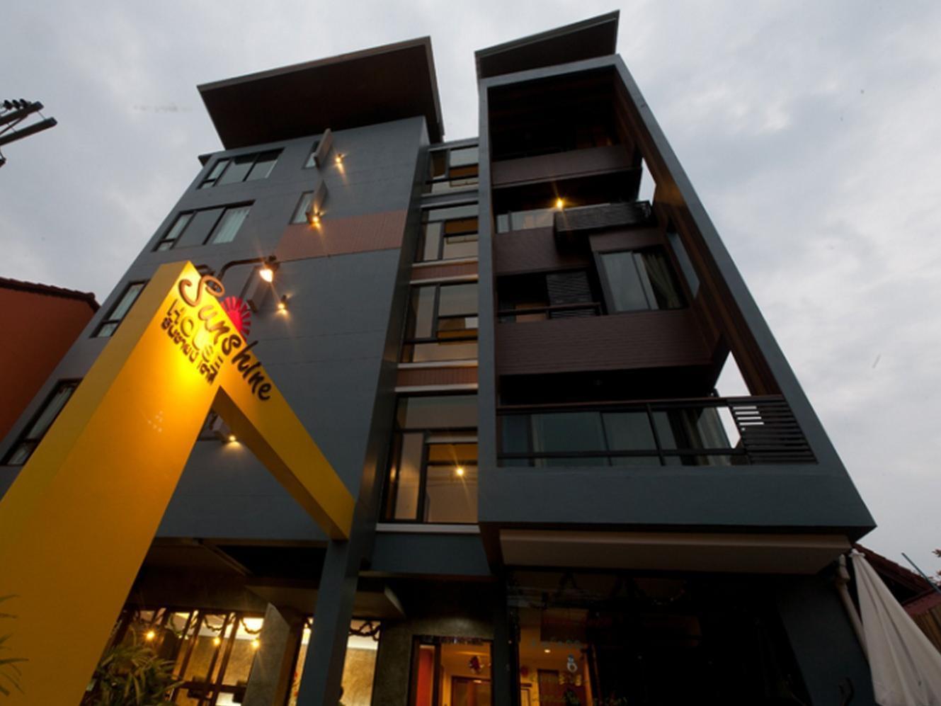 Hotel Oyo 233 Sunshine House à Chiang Mai Extérieur photo