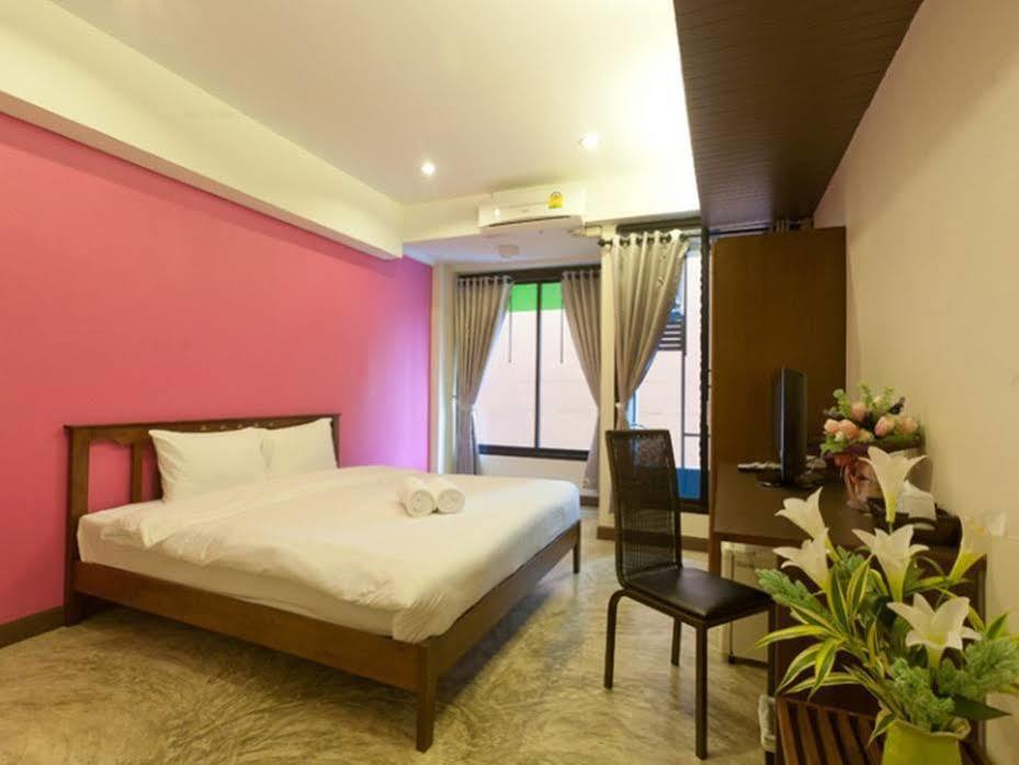 Hotel Oyo 233 Sunshine House à Chiang Mai Extérieur photo