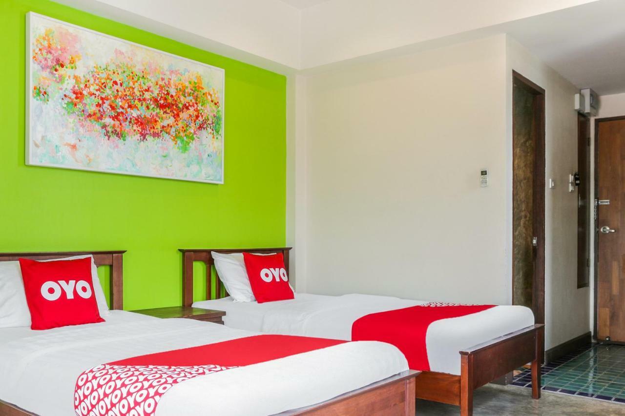 Hotel Oyo 233 Sunshine House à Chiang Mai Extérieur photo