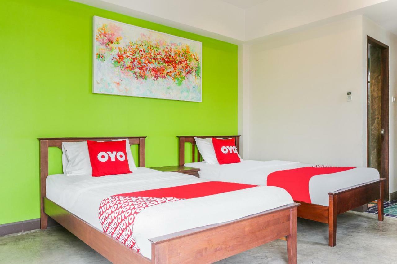 Hotel Oyo 233 Sunshine House à Chiang Mai Extérieur photo